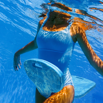 Sport acquatici piscina in schiuma galleggia comodo sedile galleggiante con modello personalizzato blu