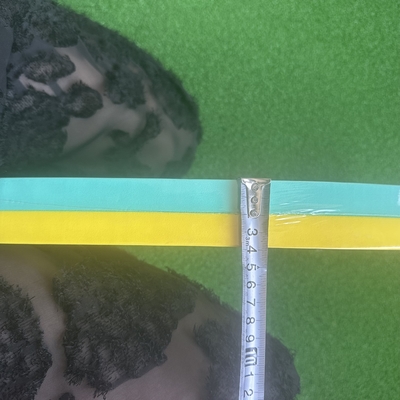 Iniziante Tavola da nuoto Piscine galleggiante Spuma di allenatore Kickboard Forma U Materiale EVA 40*29*4cm