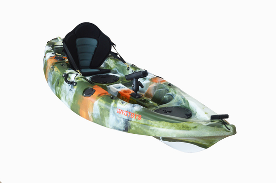 Vivi l'emozione della pesca con la nostra famiglia di una persona seduta in cima a una canoa e a un kayak