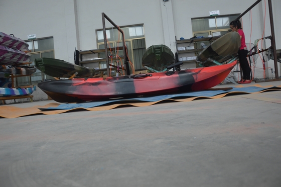 130 kg/287 lbs Capacità di carico 2.7M 1 persona Sedere in cima Kayak per la pesca di legame familiare